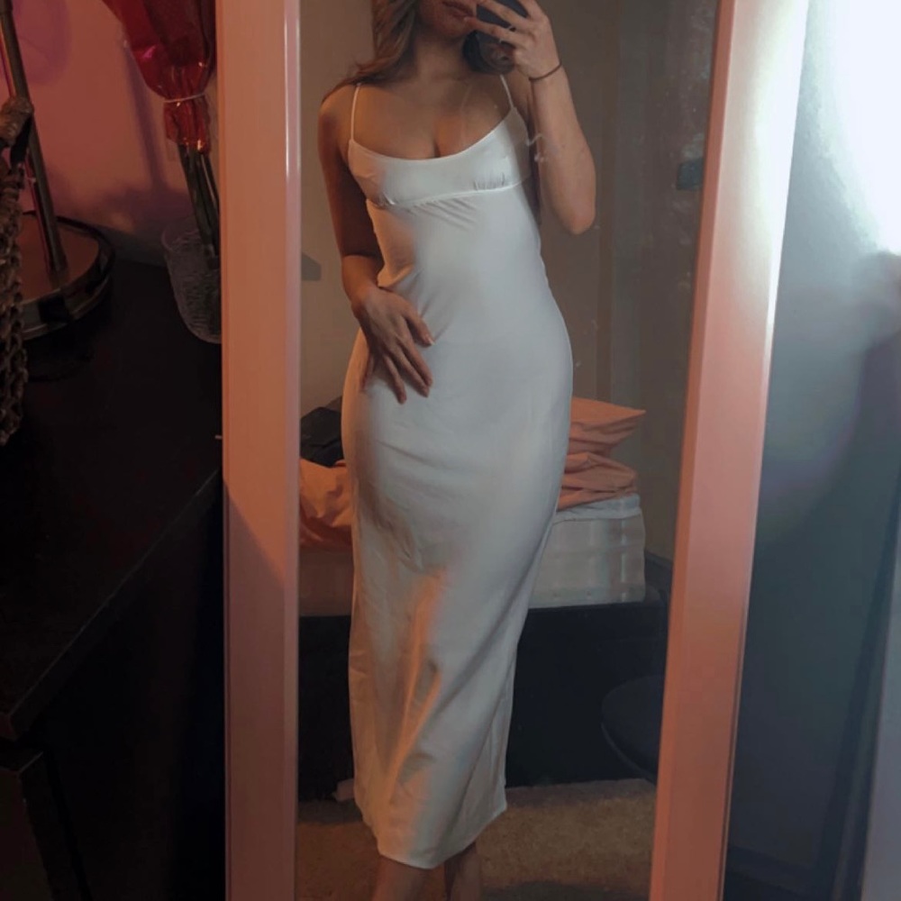 White satin midi dress🤍 size small NEVER WORN OUT